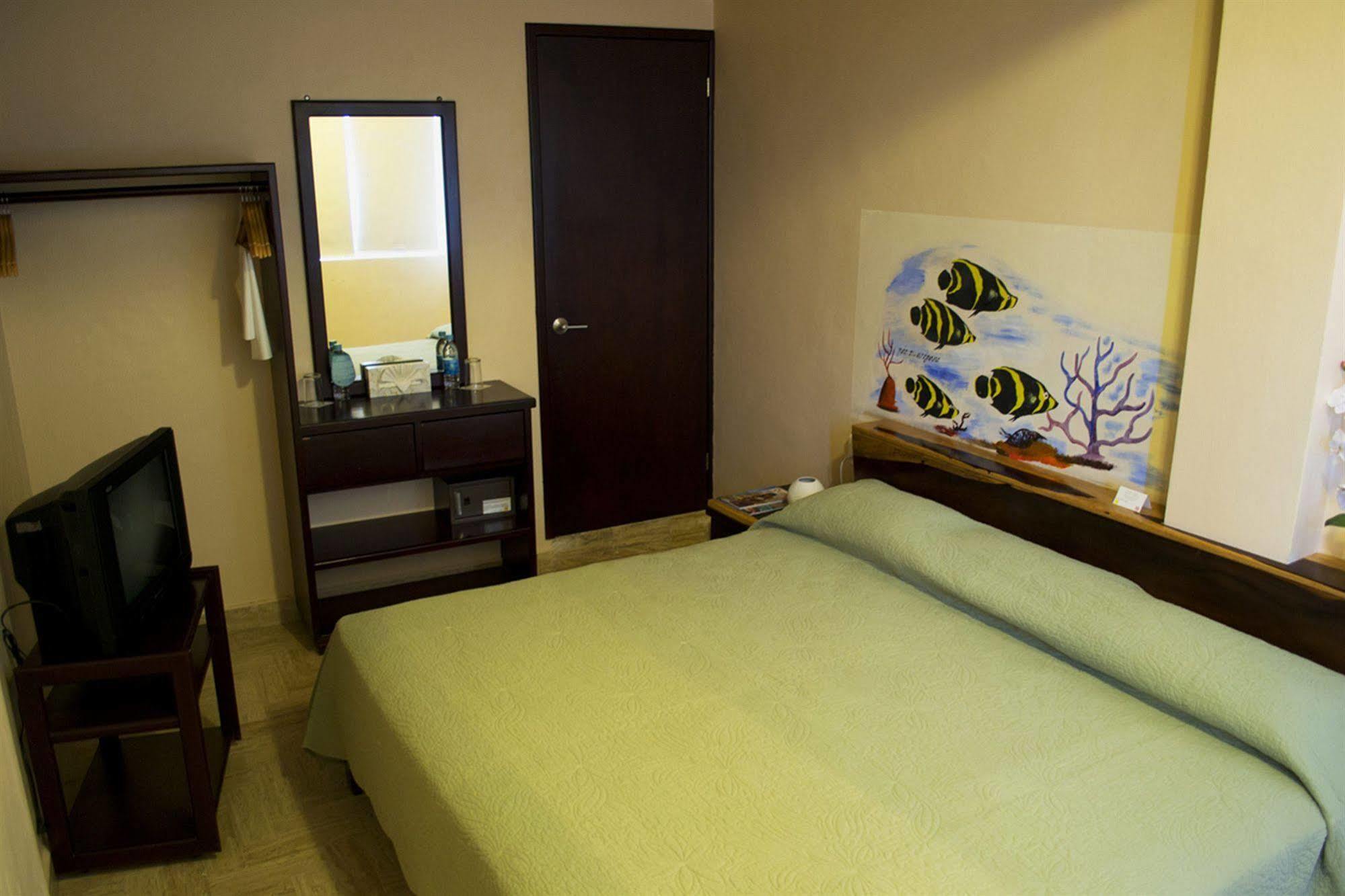 "5Th Av" Sol Del Caribe Apart Hotel (Adults Only) Playa del Carmen Kültér fotó